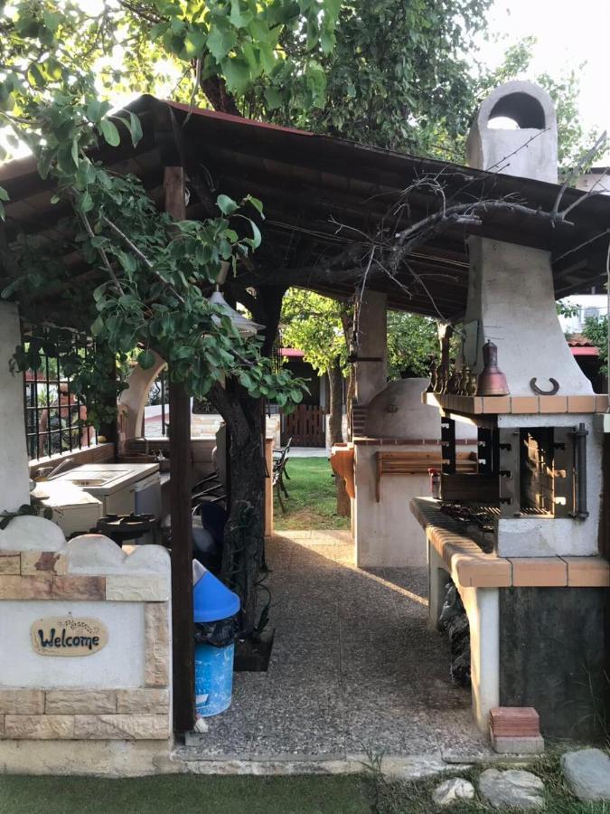 Oasis Aparthotel Skiathos Town Bagian luar foto