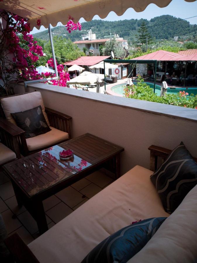 Oasis Aparthotel Skiathos Town Bagian luar foto
