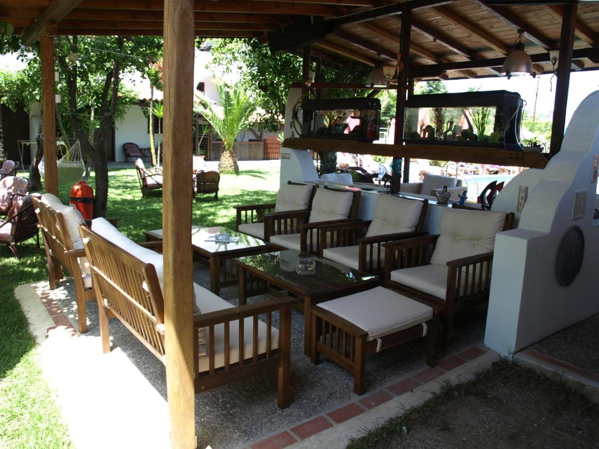 Oasis Aparthotel Skiathos Town Bagian luar foto