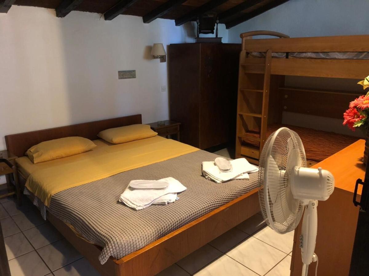Oasis Aparthotel Skiathos Town Bagian luar foto