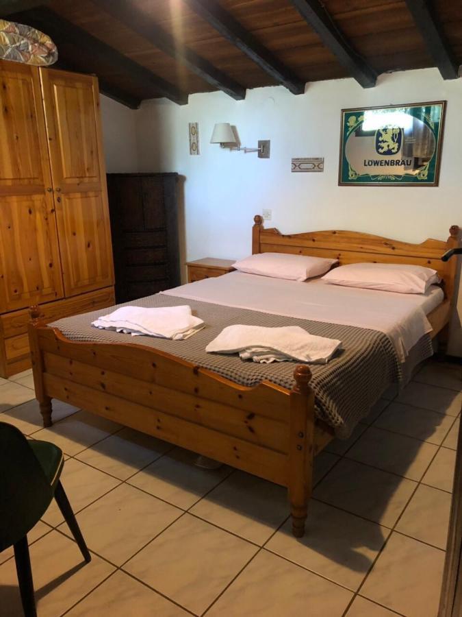 Oasis Aparthotel Skiathos Town Bagian luar foto