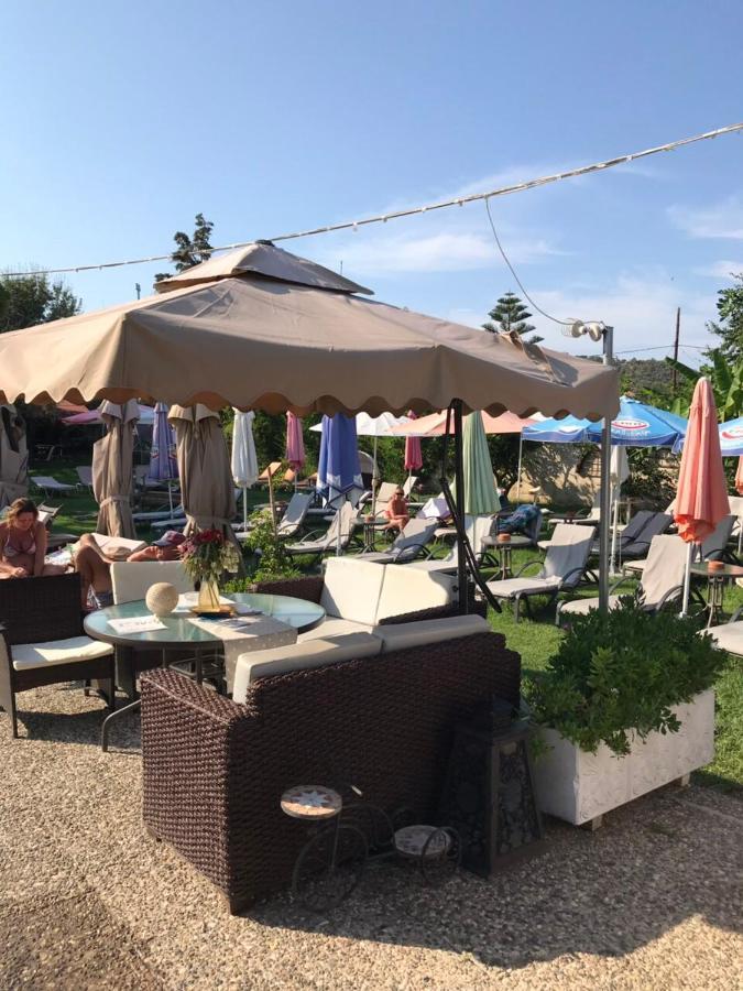 Oasis Aparthotel Skiathos Town Bagian luar foto