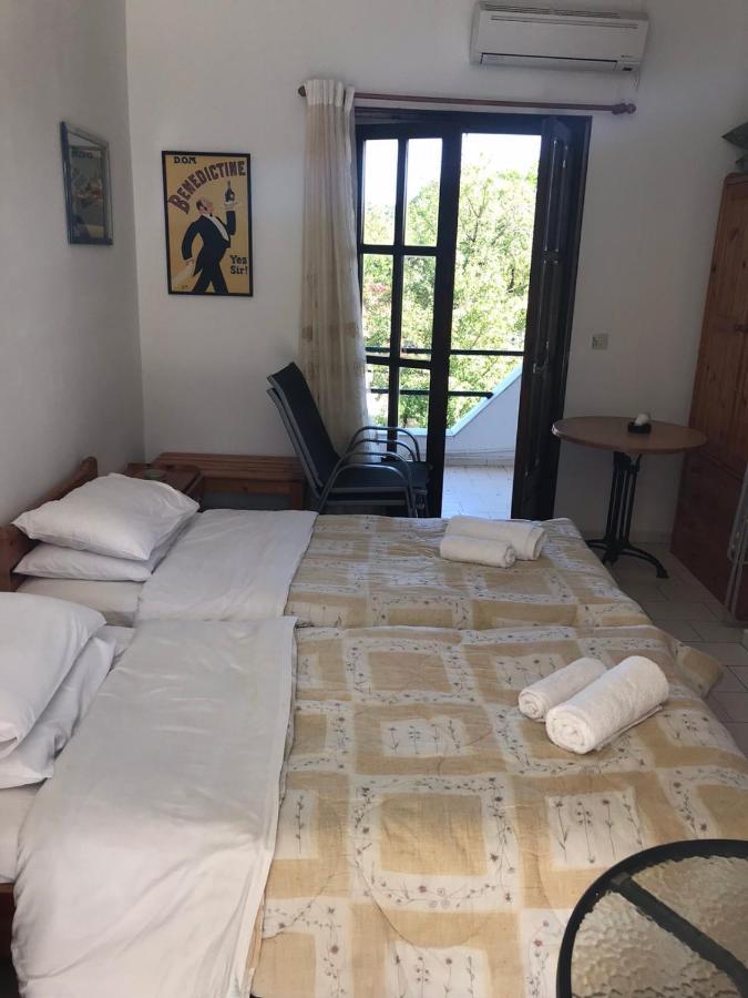 Oasis Aparthotel Skiathos Town Bagian luar foto