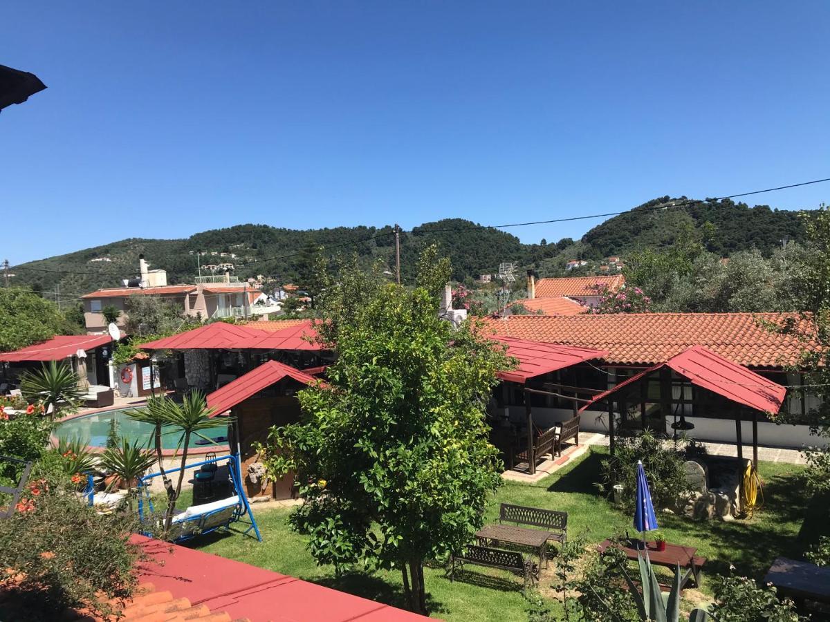 Oasis Aparthotel Skiathos Town Bagian luar foto